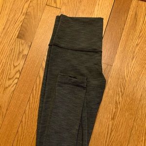 Size 6 lulu lemon wunder under leggings